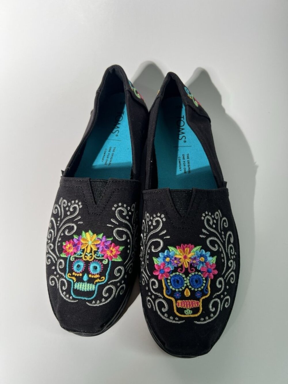 TOMS Día de los Muertos Embroidered Flats Black Women’s Size 6